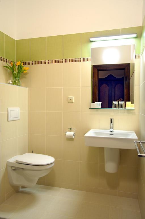 Hotel Koliba U Cerneho Medveda Zlín Esterno foto