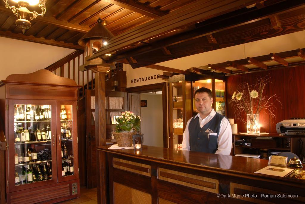 Hotel Koliba U Cerneho Medveda Zlín Esterno foto