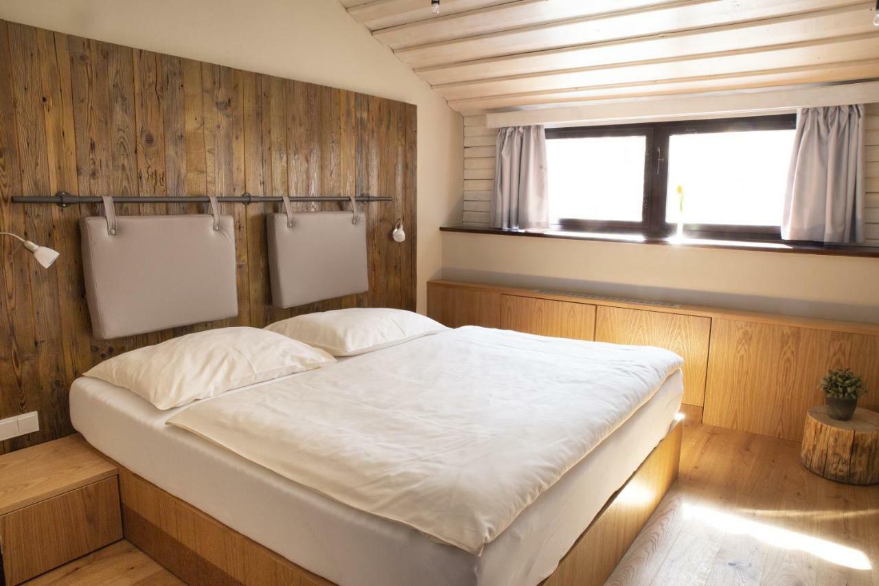 Hotel Koliba U Cerneho Medveda Zlín Esterno foto