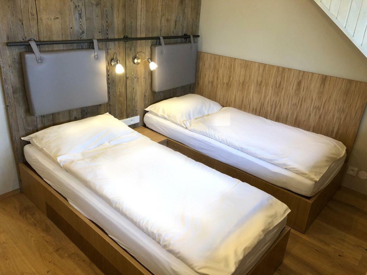 Hotel Koliba U Cerneho Medveda Zlín Esterno foto