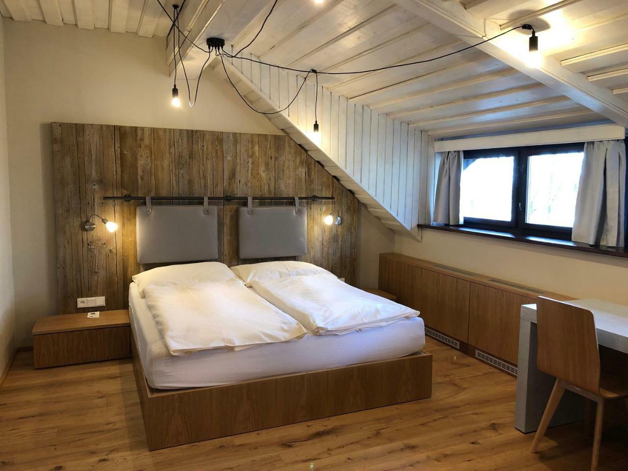 Hotel Koliba U Cerneho Medveda Zlín Esterno foto