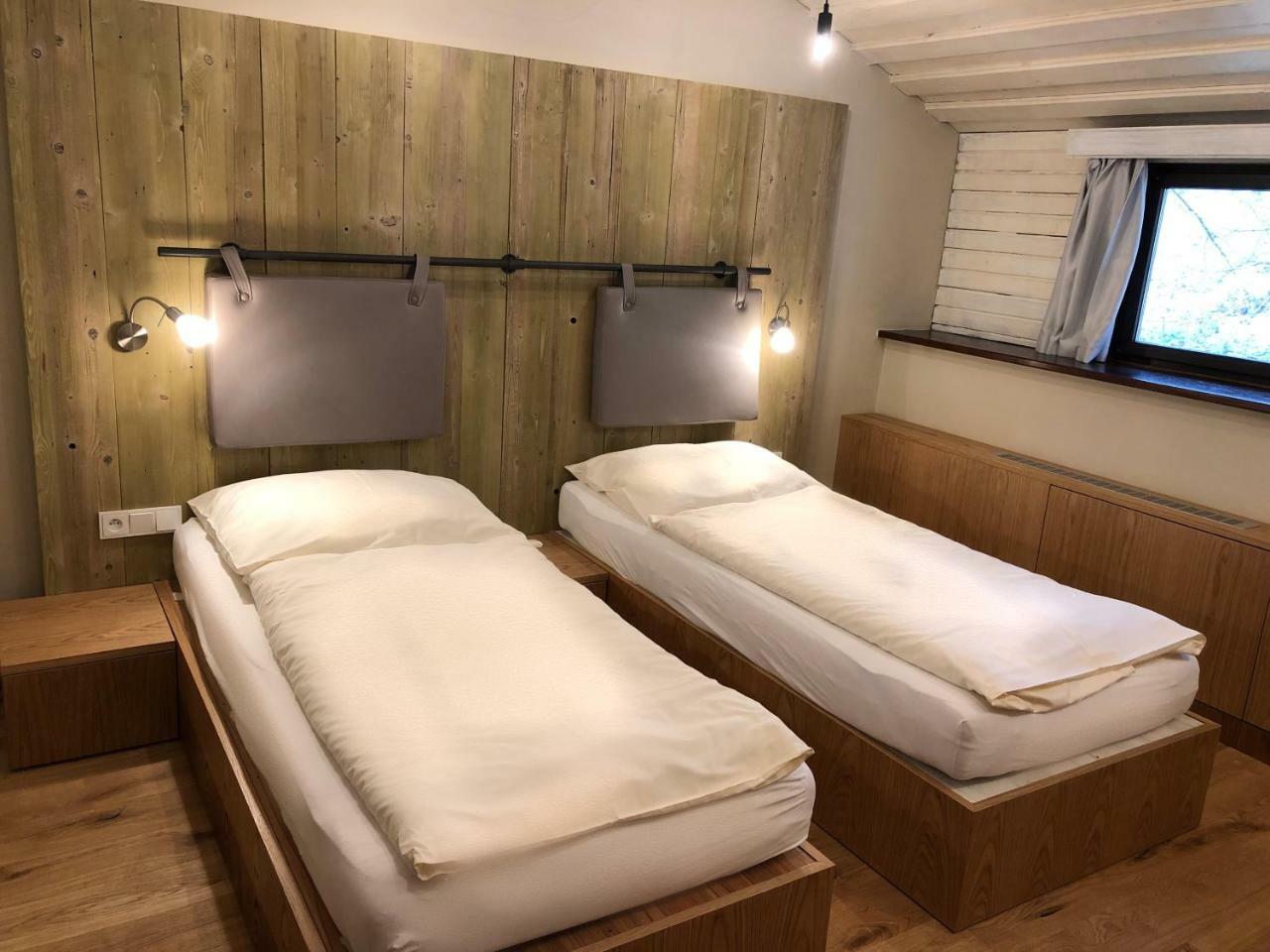 Hotel Koliba U Cerneho Medveda Zlín Esterno foto